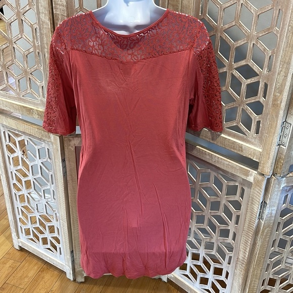 Hi-Low Tunic Length Top - Picture 6 of 11
